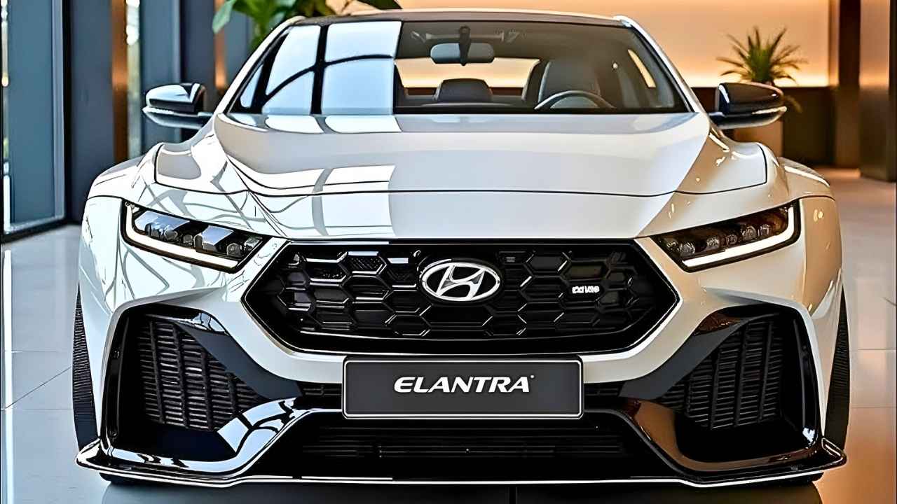 Hyundai Elantra 2026 diseño moderno eficiencia avanzada y confort premium